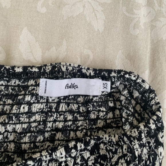 Adika Xmall Flower Skirt - Picture 2 of 2